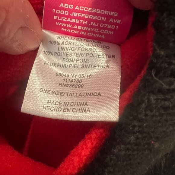 DISNEY YOUTH WINTER HAT TOBOGGIN MINNIE MOUSE WHITE POLKA DOTS - Picture 3 of 4